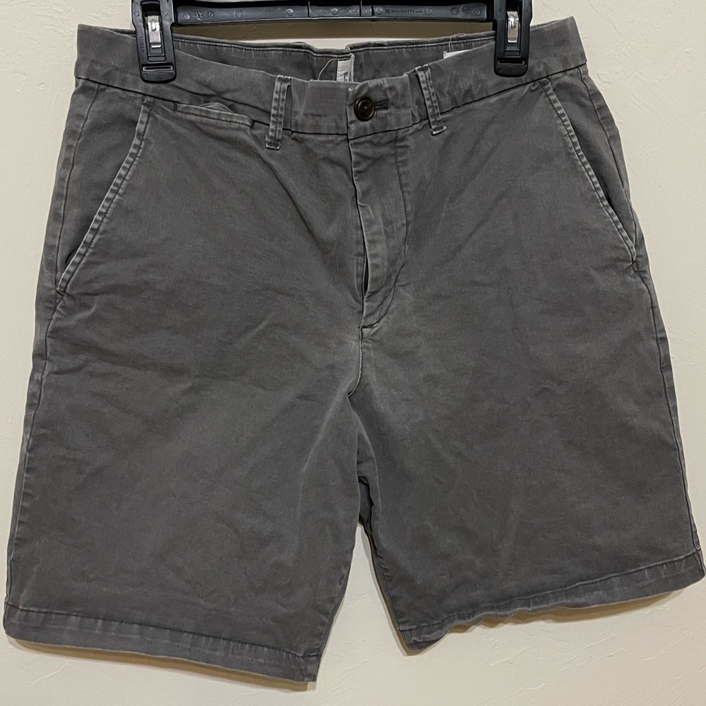 GAP khaki shorts